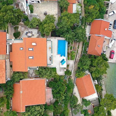 Villa Relax , With Seaview And Two Pools Near Beach Старіґрад Екстер'єр фото