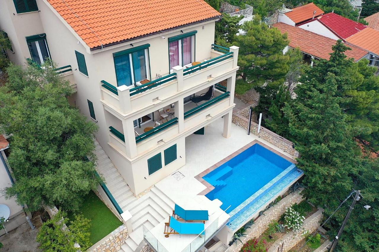 Villa Relax , With Seaview And Two Pools Near Beach Старіґрад Екстер'єр фото