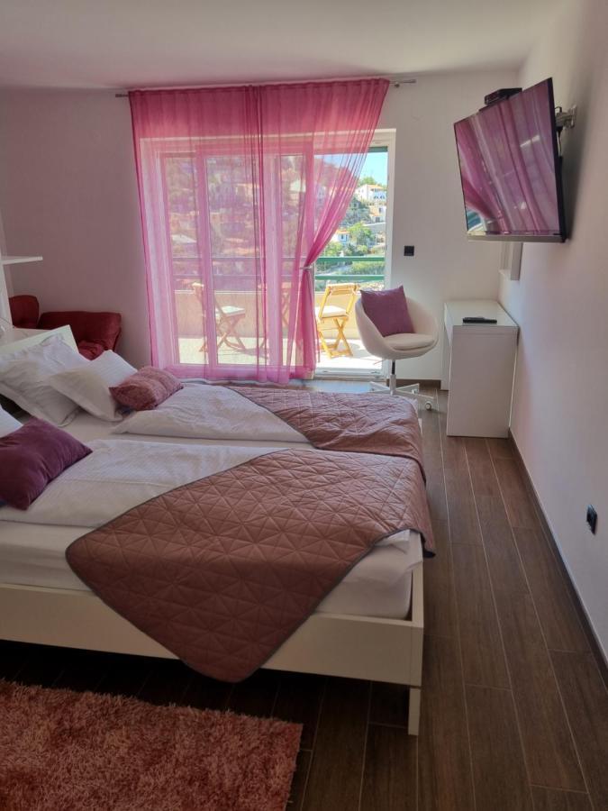 Villa Relax , With Seaview And Two Pools Near Beach Старіґрад Екстер'єр фото